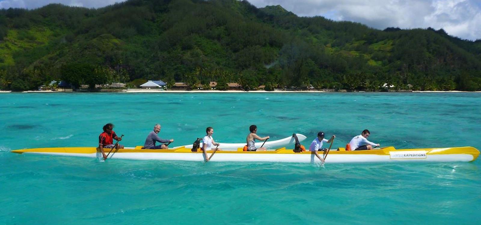 go paddling with the Tahiti Expeditions team